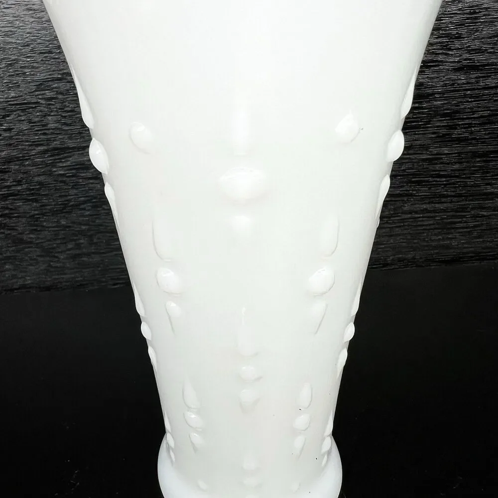 Vintage Anchor Hocking Teardrop & Pearl Scalloped Milk Glass Flower Vase 7